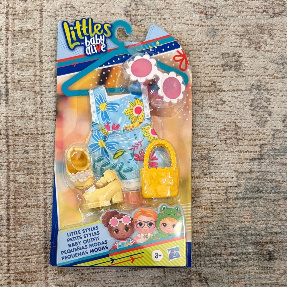 Littles by Baby Alive Little Styles Outfit Set - Blue and Yellow